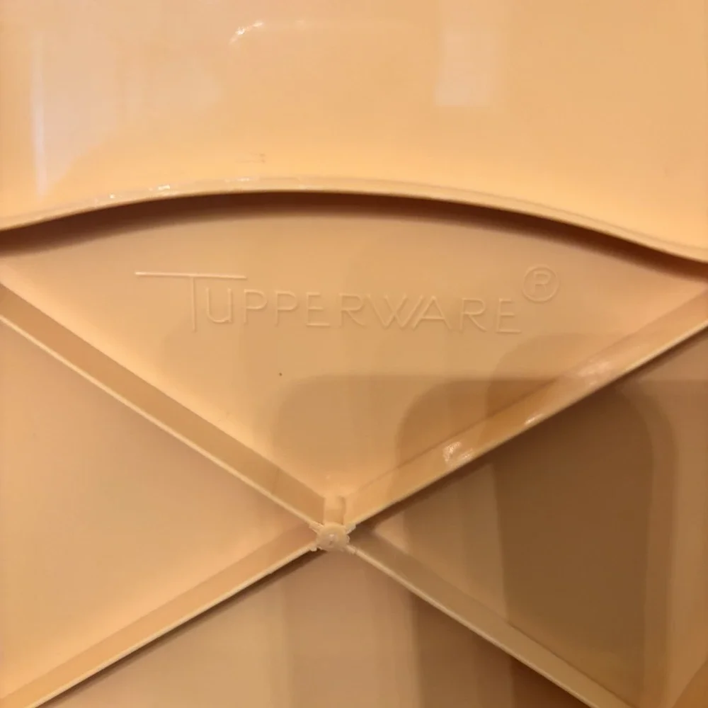 Vintage Tupperware Rectangular Cake Taker Carrier Harvest Gold Yellow Handle
